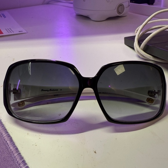 Tommy Bahama sunglasses - Picture 1 of 7